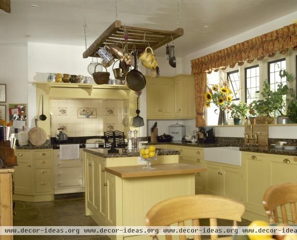 Country Traditional Kitchen