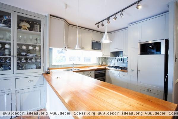 Contemporary Kitchen