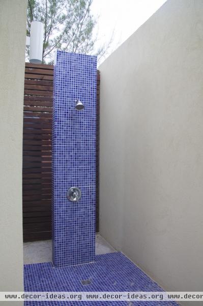 Contemporary Tropical Bathroom Contemporary Tropical Bathroom