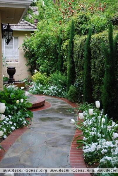 traditional landscape by Verdance Fine Garden Design