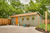 My Houzz: Hip Midcentury Style for a Mom's Backyard Cottage