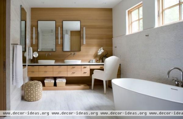 contemporary bathroom by Studio Frank
