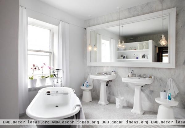 contemporary bathroom by Lisa Petrole Photography