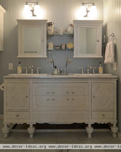 traditional bathroom by Sarah Greenman