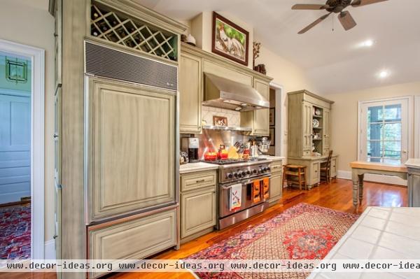 traditional kitchen by CHEATHAM FLETCHER SCOTT ARCHITECTS