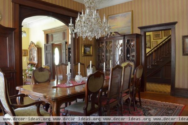 traditional dining room by Sarah Greenman