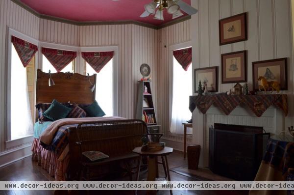 traditional bedroom by Sarah Greenman