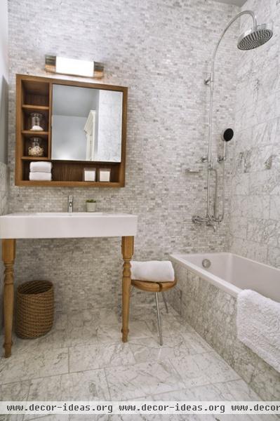 modern bathroom by Patrick Perez Architect