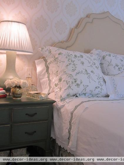 traditional bedroom by Su Casa Designs