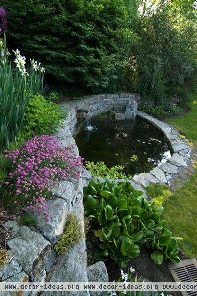traditional landscape by Private Gardens Design