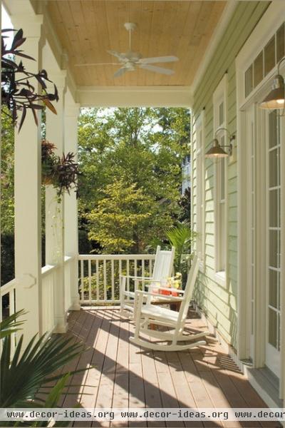 tropical porch by Tongue & Groove