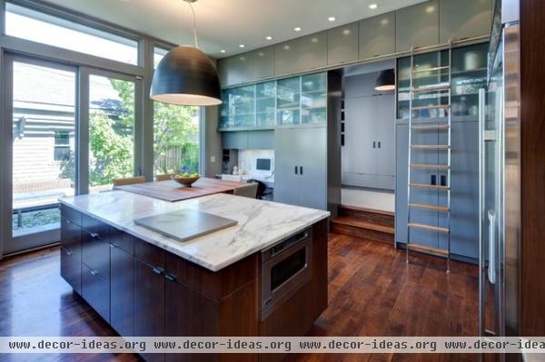 contemporary kitchen by FRICANO CONSTRUCTION CO