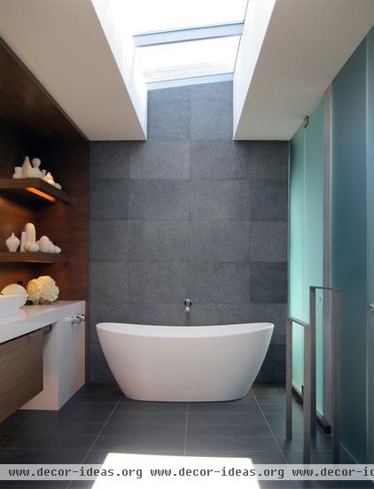 modern bathroom by MAK Studio