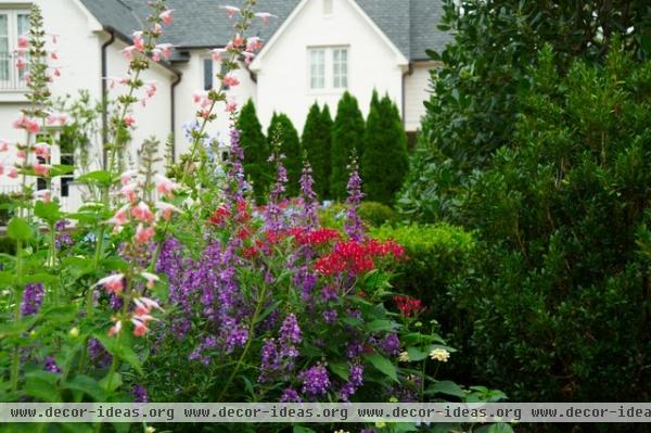 traditional landscape by Troy Rhone Garden Design