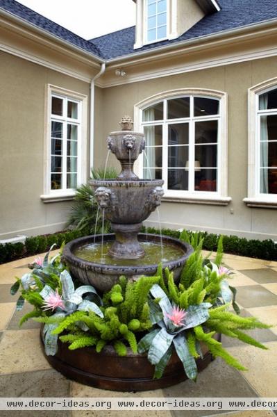 traditional patio by Evon Kirkland Interiors