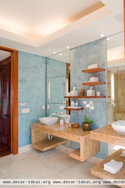 Dune Circle Oceanfront Residence - tropical - bathroom - hawaii Dune Circle Oceanfront Residence - tropical - bathroom - hawaii
