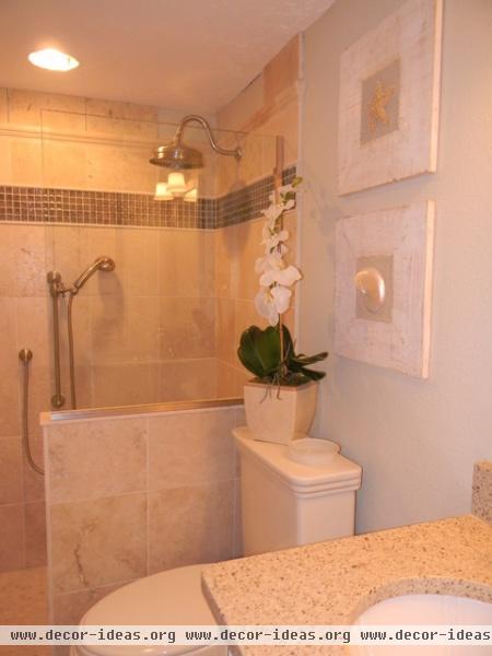 Beachy Bath - tropical - bathroom - tampa