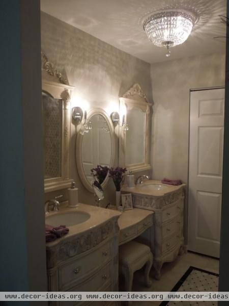 Traditional & Contemporary Bathroom & Dressing Room - traditional - bathroom - chicago