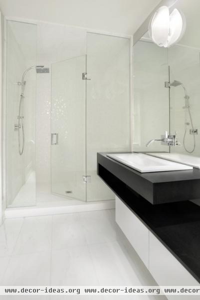 Madison Avenue, The Annex, Toronto - contemporary - bathroom - other metro