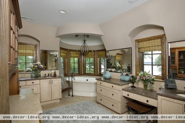 Lake Geneva Vacation House - traditional - bathroom - chicago