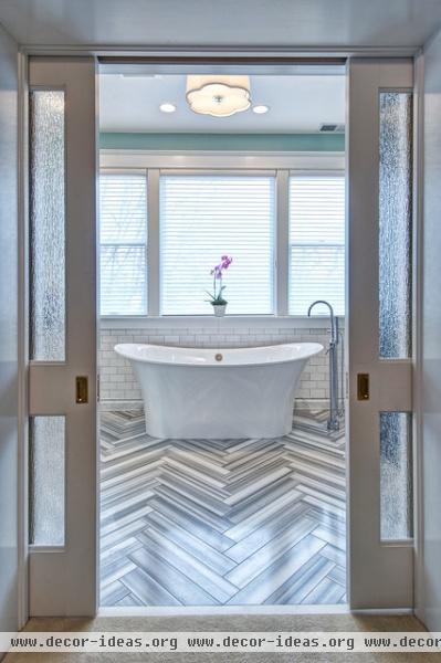 A Grand Tub - traditional - bathroom - st louis