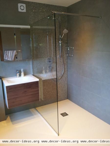 Shower room - contemporary - bathroom - london