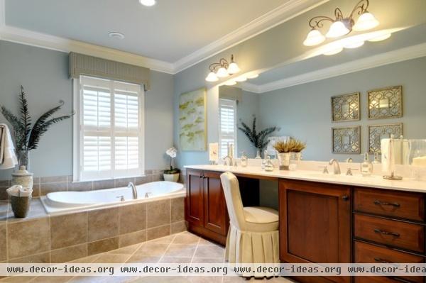 Classic Traditional Town Home St Davids Sq - traditional - bathroom - atlanta