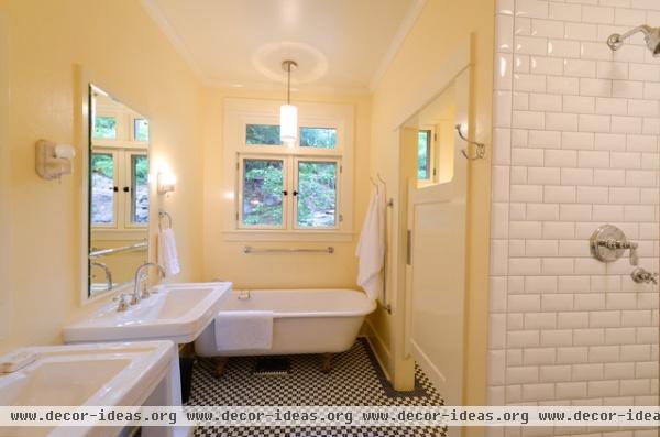 Old River Rd House - traditional - bathroom - portland