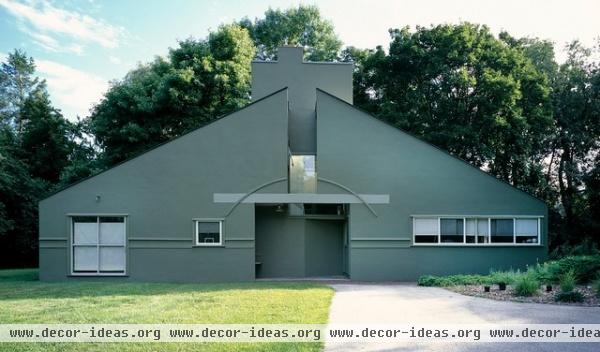 contemporary exterior Vanna Venturi House