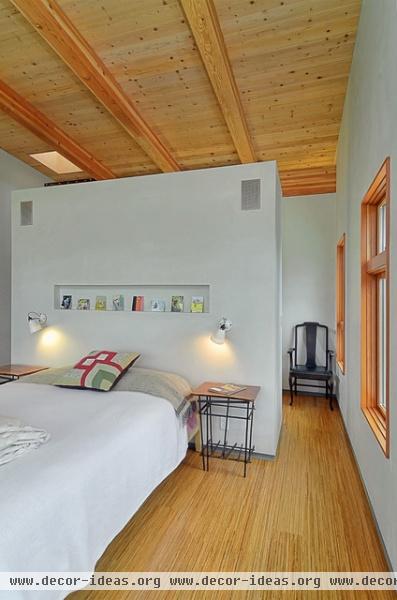Fern Ridge Lake House - contemporary - bedroom - portland