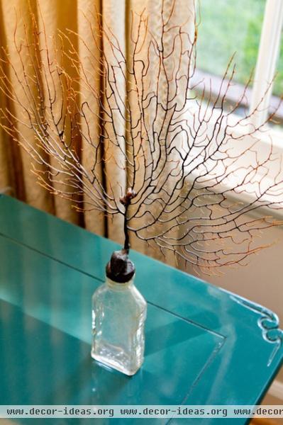 beach style by Charmean Neithart Interiors, LLC.