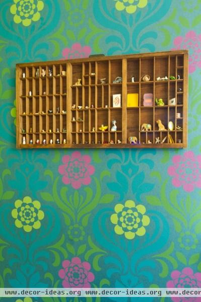 beach style by Charmean Neithart Interiors, LLC.