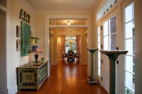Houzz Tour: Farmhouse Meets Victorian in Los Angeles