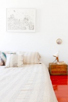 11 Creative and Thrifty Ideas for Bedside Tables