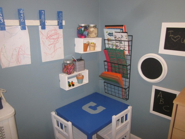 Traditional Kids Boys' bedroom