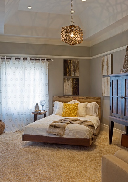 Traditional Bedroom by Carolyn Reyes