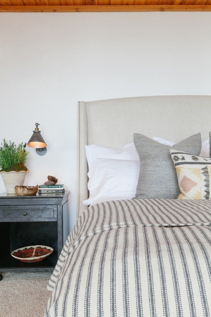 Rustic Bedroom by Jodi Fleming / Fleming Distinctive Homes
