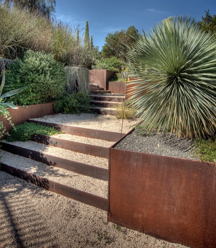 Southwestern Landscape by D-CRAIN Design and Construction