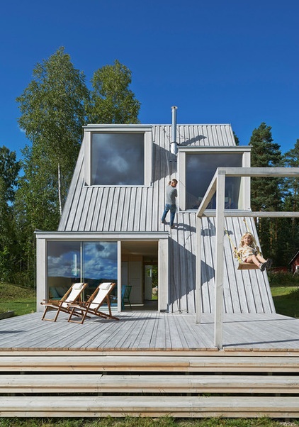 Scandinavian Deck by Leo Qvarsebo
