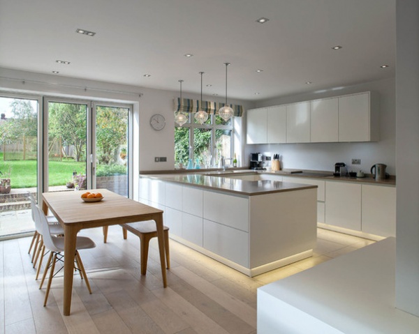 Contemporary Kitchen by Sue Murphy Interiors