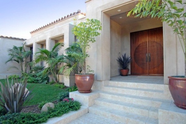 Mediterranean Entry by Marengo Morton Architects