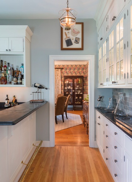 Traditional Home Bar by Davitt Design Build, Inc.