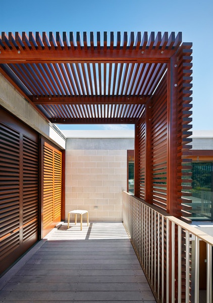 Contemporary Deck by Porebski Architects