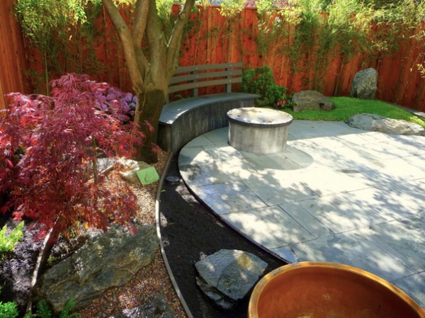 Contemporary Landscape by Sculpt Gardens Inc.