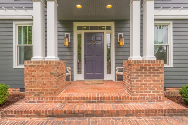 Traditional Entry by Chattanooga eXteriors