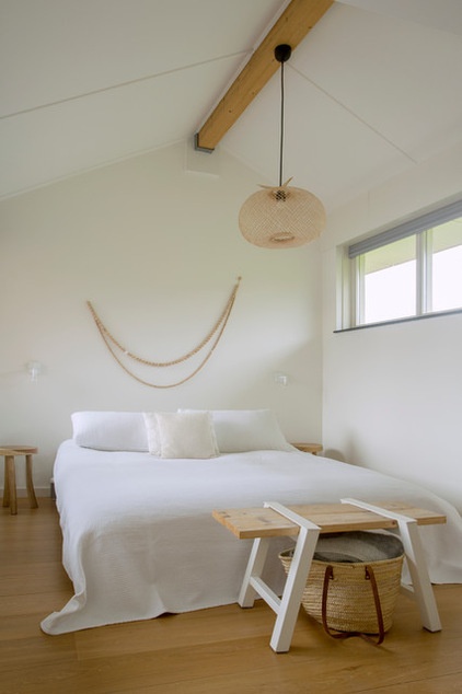 Bedroom by Margot Hartford Photography