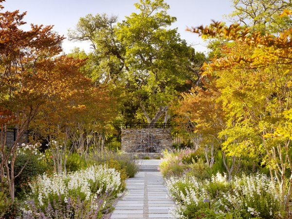 Traditional Landscape by Zeterre Landscape Architecture