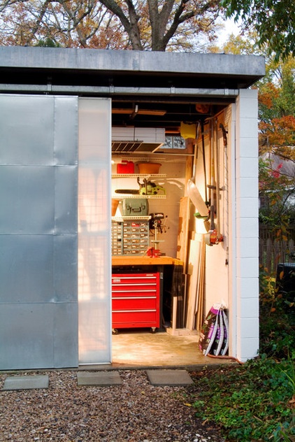 Modern Garage And Shed by REESE Atelier IGNITE PLLC