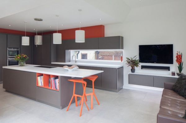 Contemporary Kitchen by Zona Cucina