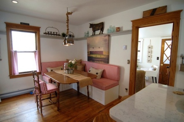 Shabby chic Dining Room by Brenda Olde